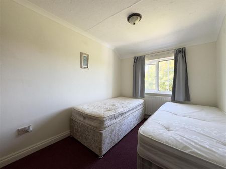 2 bedroom terraced house to rent - Photo 2