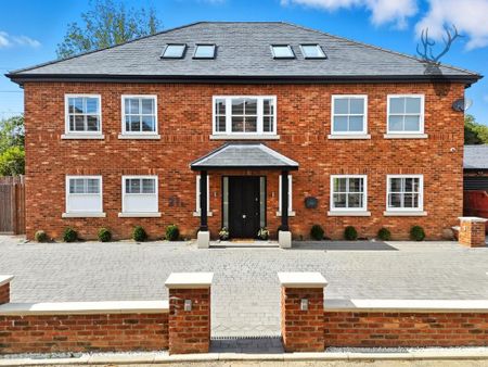 6 bedroom detached house to rent - Photo 2
