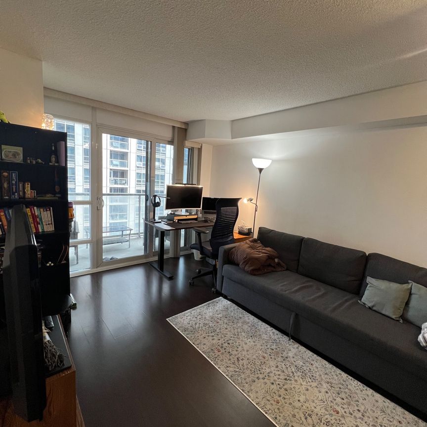 For Lease - 761 Bay Street Unit# 1113, Toronto, Ontario - Photo 1