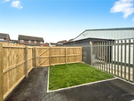 2 bedroom semi-detached house to rent - Photo 4