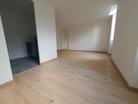 Location Appartement 1 pièce 32m² ROQUEVAIRE 13360 - Photo 1