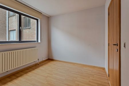 MOOI APPARTEMENT MET 2 SLPKS EN AUTOSTAANPLAATS TE DIEST! - Foto 4