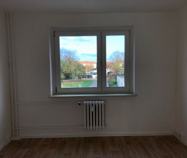 Zu Hause in Nord: 3 Zimmer, Balkon, Badewanne - Photo 6