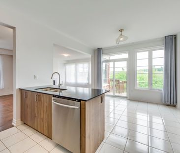 For Lease - 78 Tesla Crescent, East Gwillimbury, Ontario - Photo 2