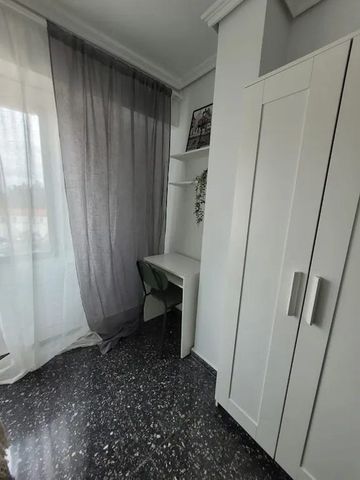 Carrer de Juan de Garay, Valencia, Valencian Community 46017 - Photo 5