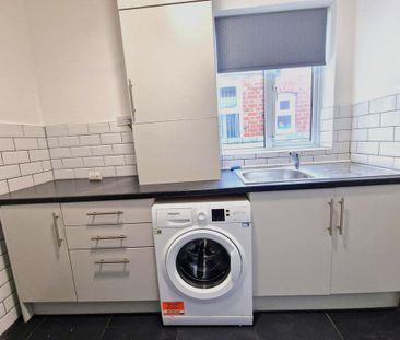 2 bedroom terraced house to rent - Photo 3