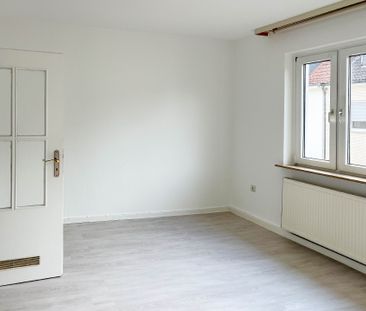 Singlewohnung in zentraler Lage: Renovierte 2-Zimmer Mietwohnung in... - Photo 1