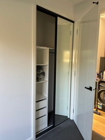 Altona North - Photo 4