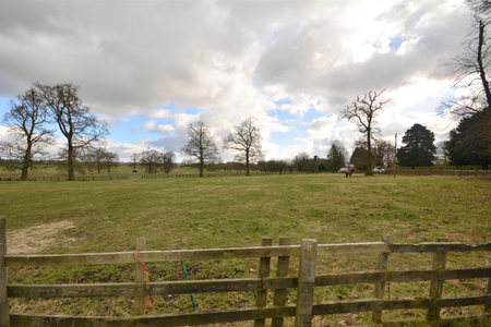 1 The Courtyard, Longford Hall Farm, Longford, Derbyshire, DE6 3DS - Photo 4