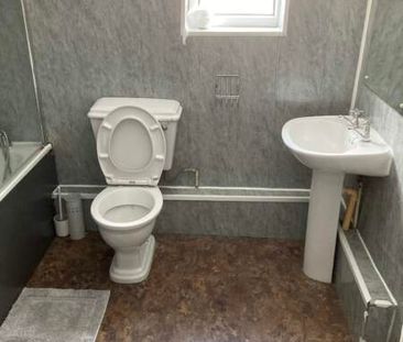 Large First Floor Double – Cromwell Street - Photo 1