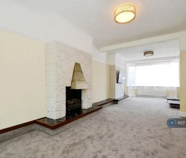 5 bedroom semi-detached house to rent - Photo 4