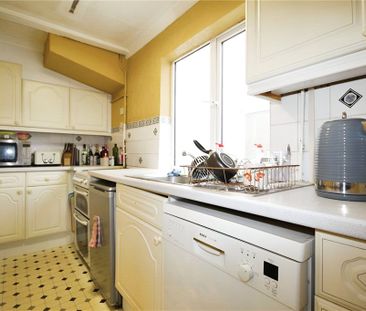 Aldershot Road, Guildford, GU2 8AJ - Photo 6