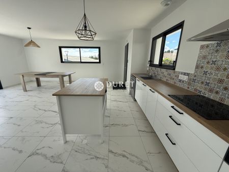 Location Maison 4 pièces 93m² ST VINCENT SUR GRAON 85540 - Photo 4