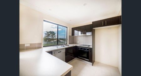 3 BEDROOM AIR CONDITION TOWN HOUSE - Photo 3