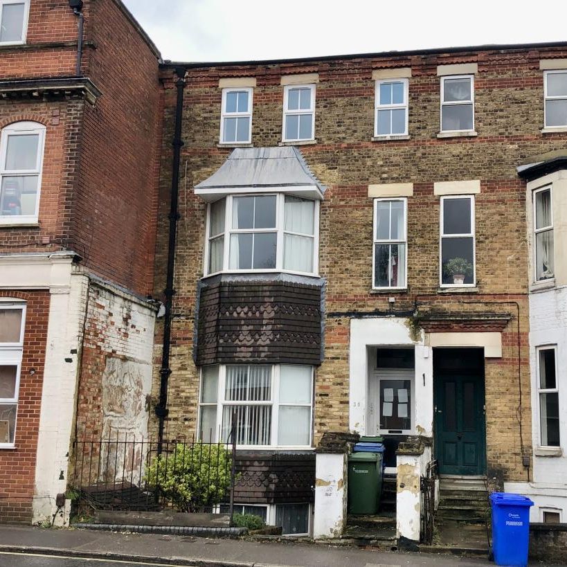 2 bedroom flat to rent - Photo 1