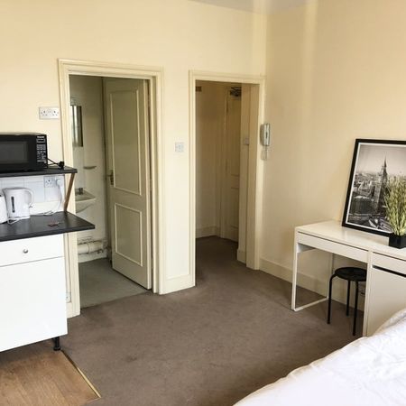 Studio Flat, Lancaster Gate, W2 - Photo 4