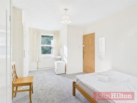 The Highway, Brighton - Photo 2