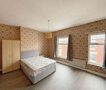 4 bedroom terraced house to rent - Photo 6