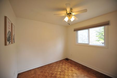 For Lease - 38 Sir Brandiles Place, Markham, Ontario - Photo 4