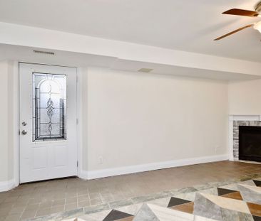 For Lease - 42 Mcveigh Drive, Barrie, Ontario - Photo 2