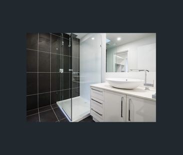 MODERN TOWNHOUSE | CONVENIENT LOCATION! - Photo 4