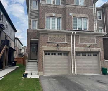 For Lease - 12 PUMPKIN CORNER Crescent, Barrie, Ontario - Photo 1