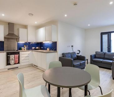 1 bedroom in a flat share to rent - Photo 5