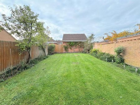 3 bedroom semi-detached house to rent - Photo 3