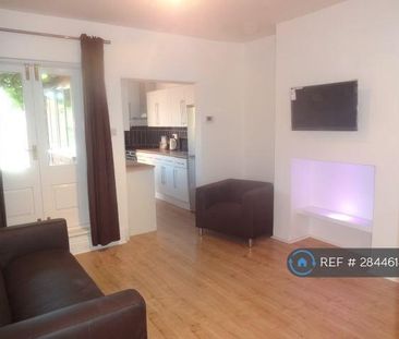 1 bedroom in a house share to rent - Photo 1