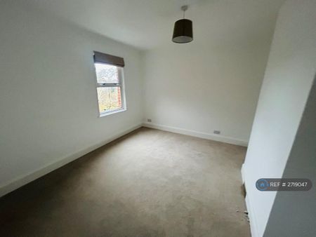 2 bedroom maisonette to rent - Photo 3