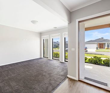 7 Zircon Street, Alfredton, Vic 3350 - Photo 4