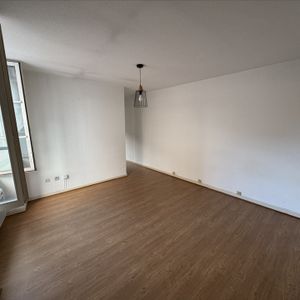Location Appartement 1 pièce 35m² - Photo 3