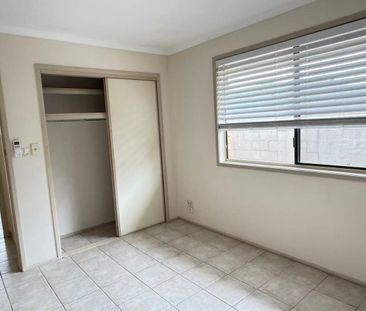 Lovely 3 bedroom family house in the heart of Bundall - Photo 5