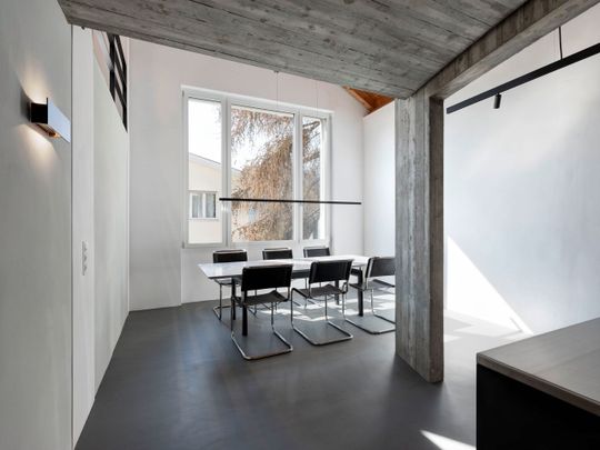 Stylish 5.5-room apartment in Domat/Ems - Photo 1
