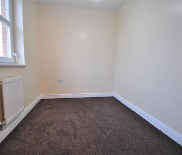 4 bedroom terraced house to rent - Photo 6