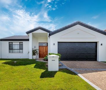 Stunning Family Residence - Photo 5