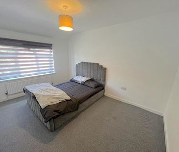 3 bedroom semi-detached house to rent - Photo 6