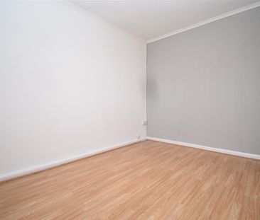 High Street, Normanton - Photo 1
