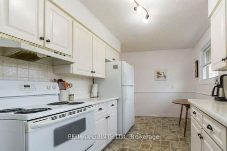For Lease - 239 Dundas Street Unit# Upper, Belleville, Ontario - Photo 2