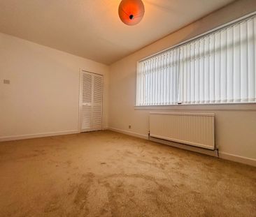 Muirlees Crescent, Glasgow, Milngavie, G62 7JA - Photo 2