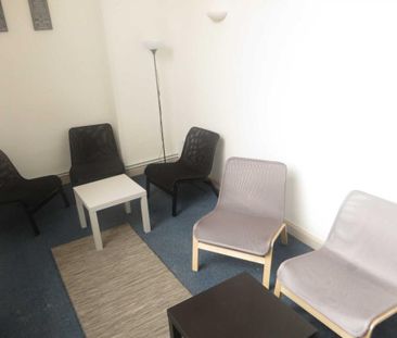 1 bedroom in a house share to rent - Photo 6