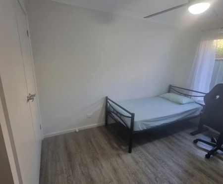 Flora Hill - Photo 3