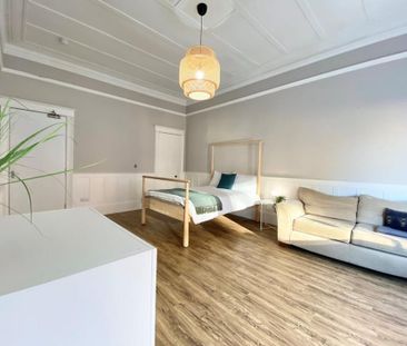 4 bedroom flat to rent - Photo 1