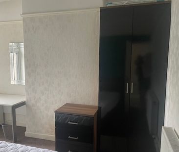 4 Bed Terraced House, Jubilee Drive, L7 - Photo 5