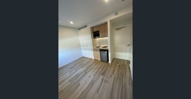 Modern Studio in Prime Liverpool Location - Photo 1