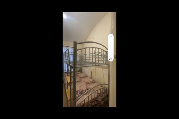 4 Bed Detached House, Pamdevon Road, CR0 - Photo 1