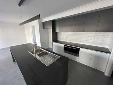 48 Santa Rosa Boulevard,, Shepparton VIC 3630 - Photo 5