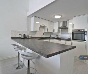 2 bedroom maisonette to rent - Photo 5