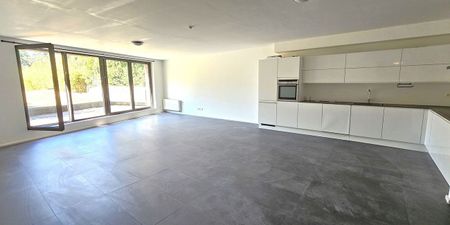 Appartement te huur in Ukkel voor € 1.980 met 3 slaapkamers - Photo 4