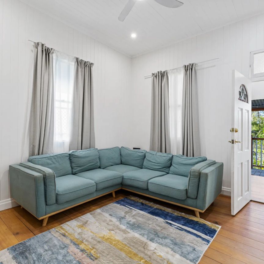 The perfect furnished cottage style home in Wilston - Photo 1